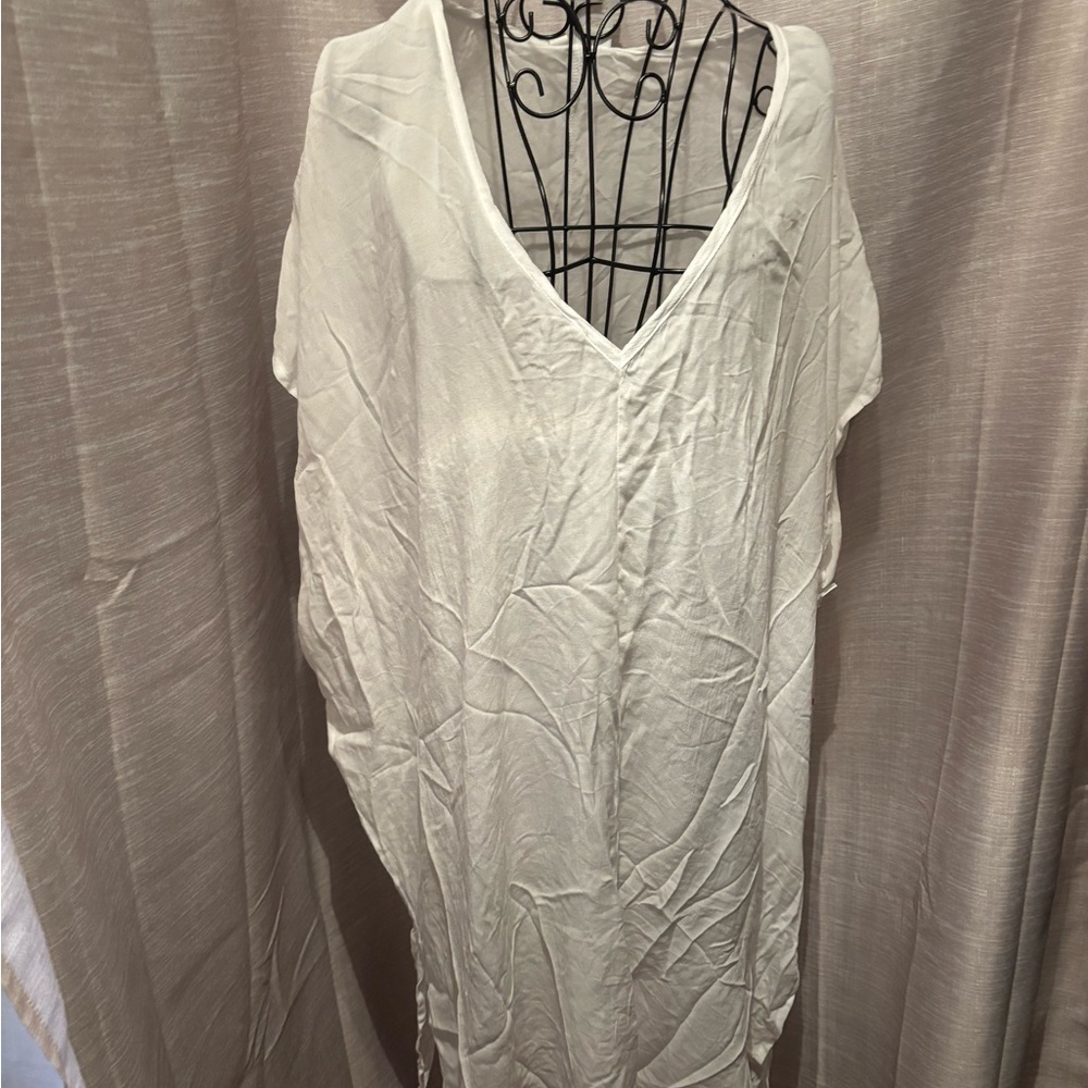 Anne Cole White V-Neck Poncho
